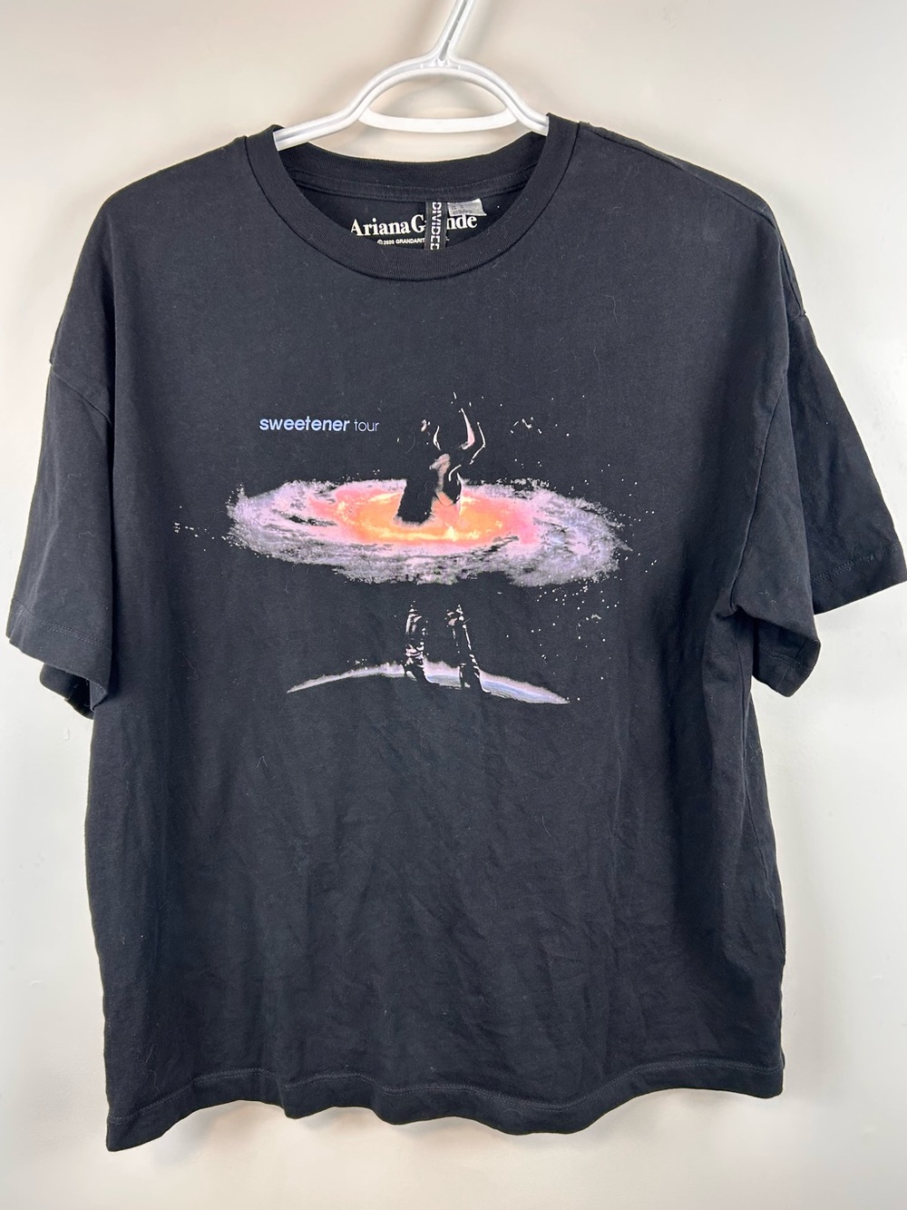 Official Ariana Grande Sweetener World Tour 2019 Graphic Tee Black Size M
